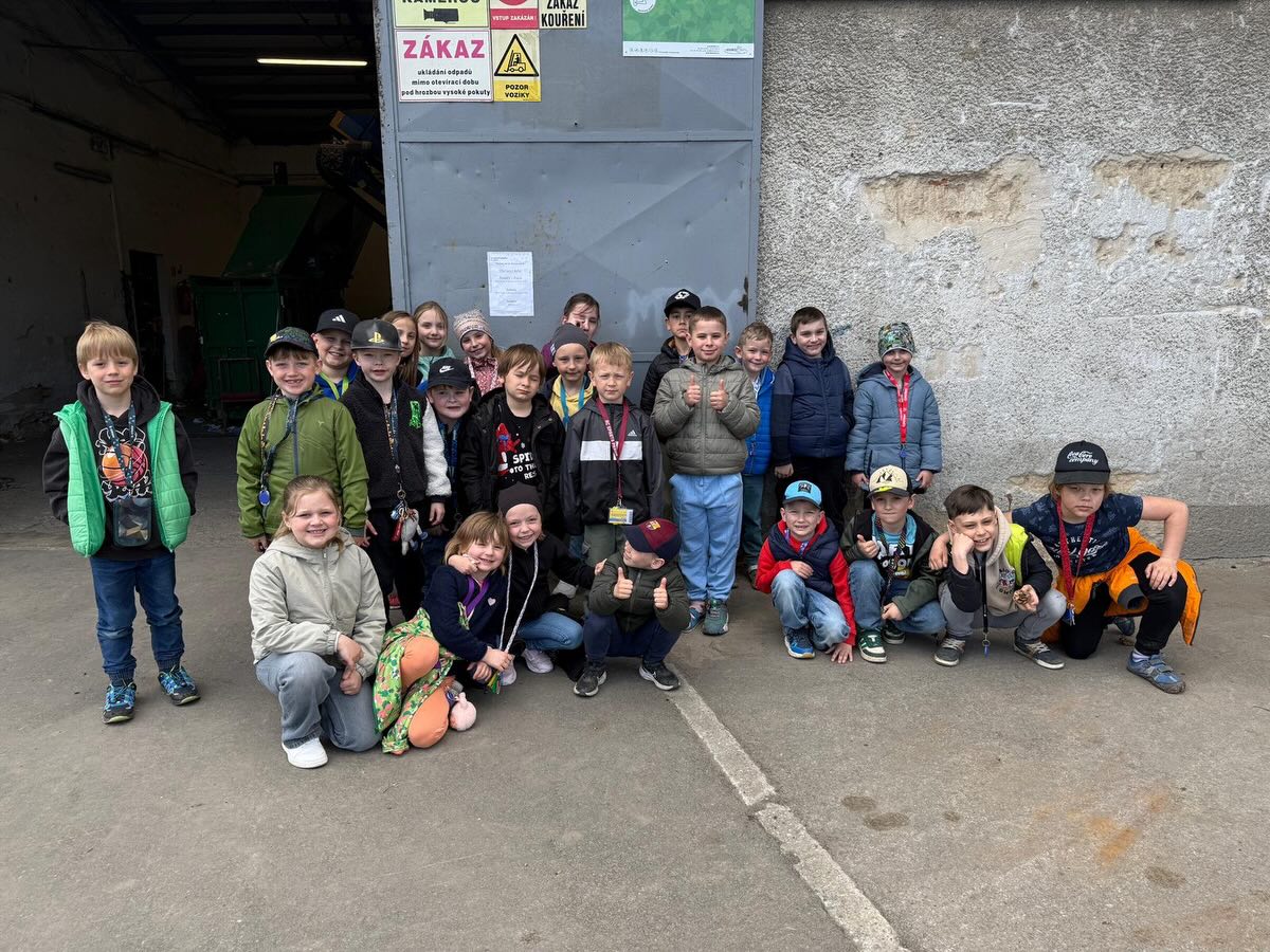 Družina ve sběrném dvoře